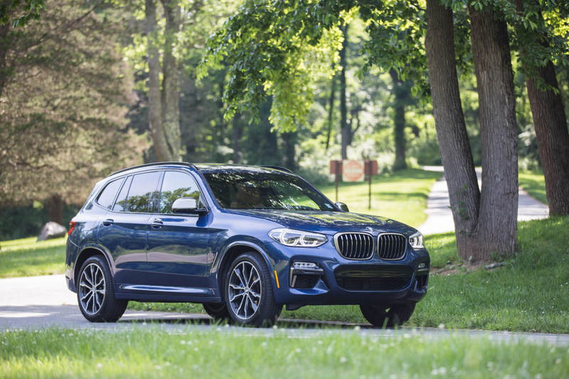 Illustration for article titled The 2018 BMW X3 M40i Makes the Crossover Apocalypse a Little More Tolerable